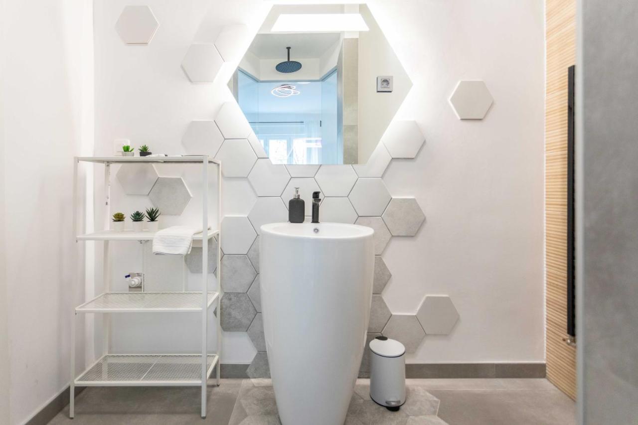 Design Triplex In The City Center With A Balcony Lejlighed Zagreb Eksteriør billede